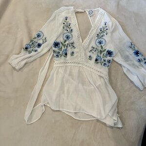 Backless white long sleeve top - NEW